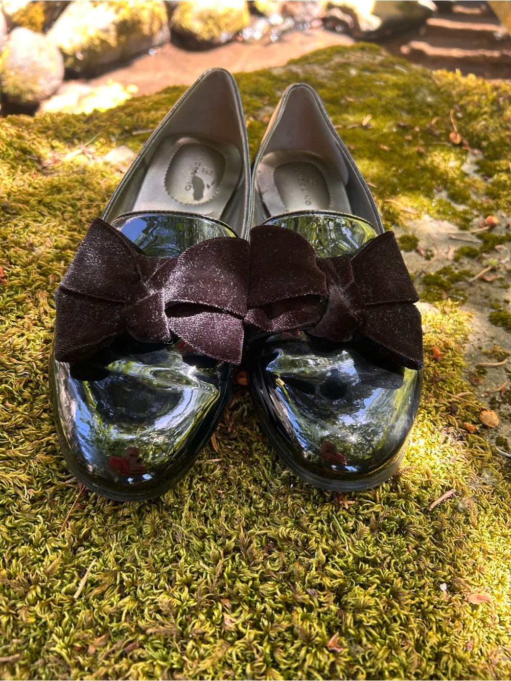Bandalino - Women's Black Patent Loafers with Velvet Bow